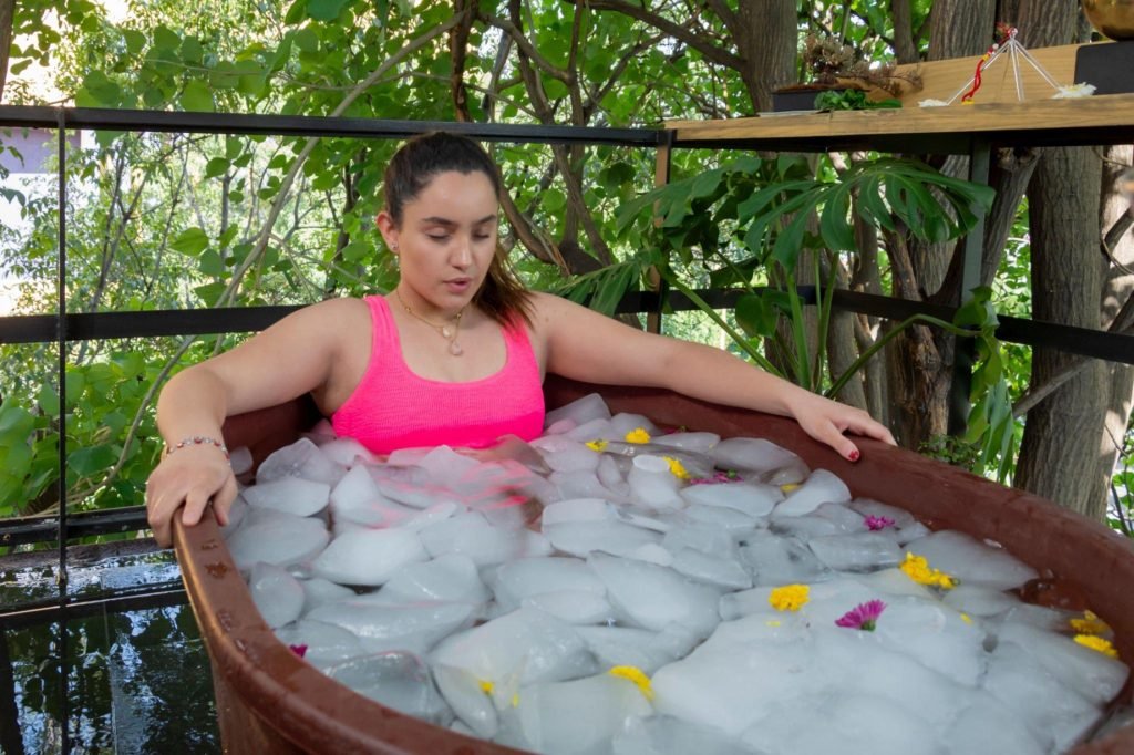 Vai ledus vannas var palīdzēt sadedzināt ķermeņa taukus?